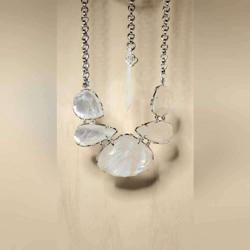 NWT KENDRA SCOTT Kenzie Rhodium Plated White MOP Statement Necklace